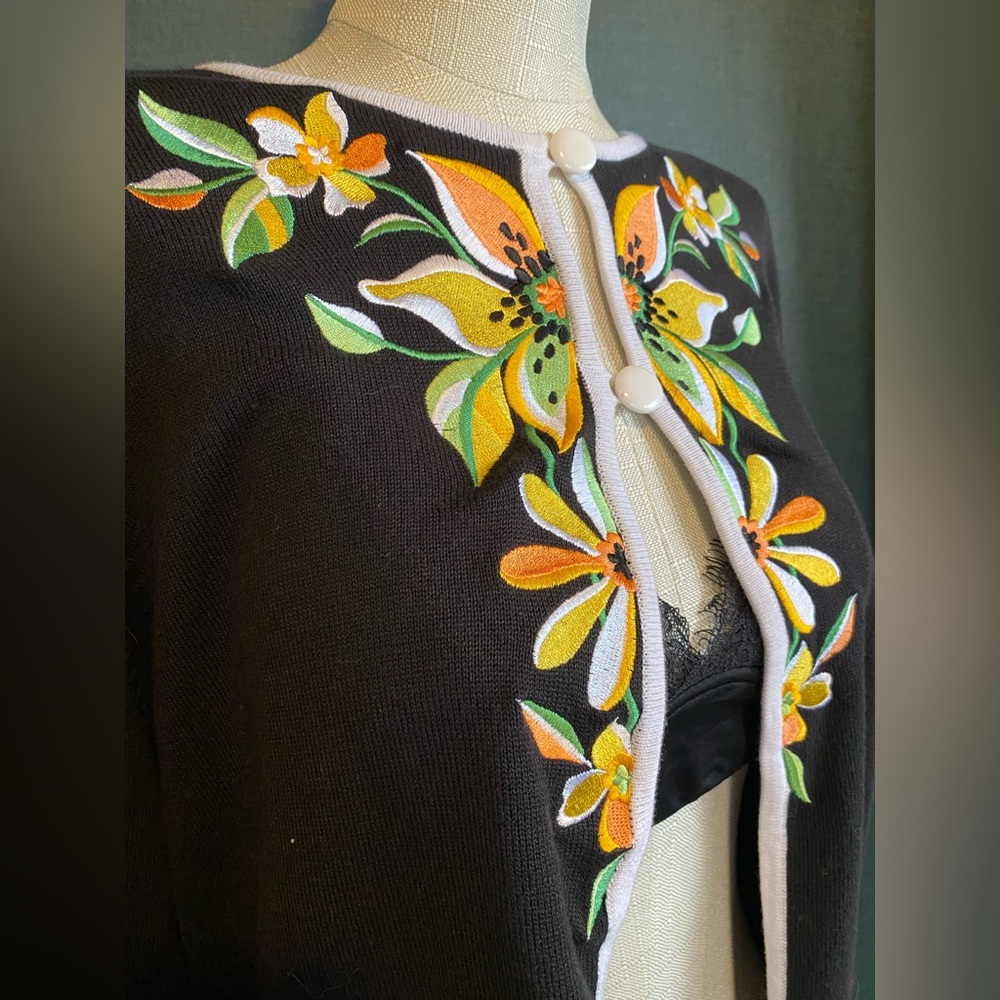 BOB MACKIE Vintage Floral Embroidered Cardigan